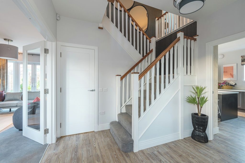 Property photo 3 of 11 Cornhill Village, Hamilton