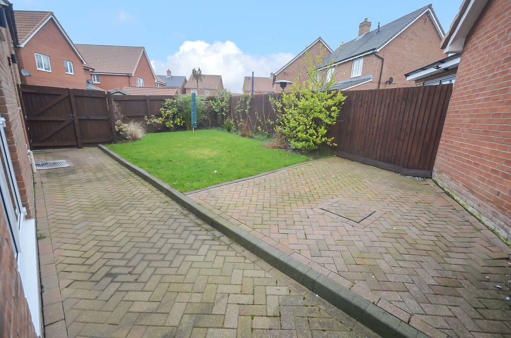 Property photo 3 of 17