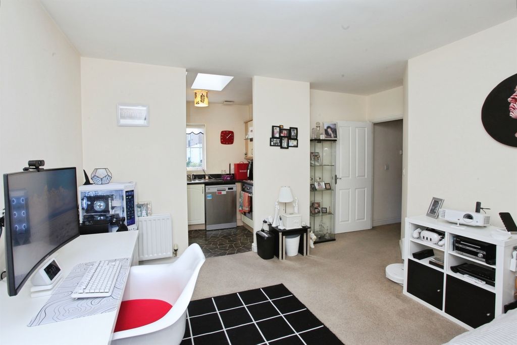 Property photo 3 of 16