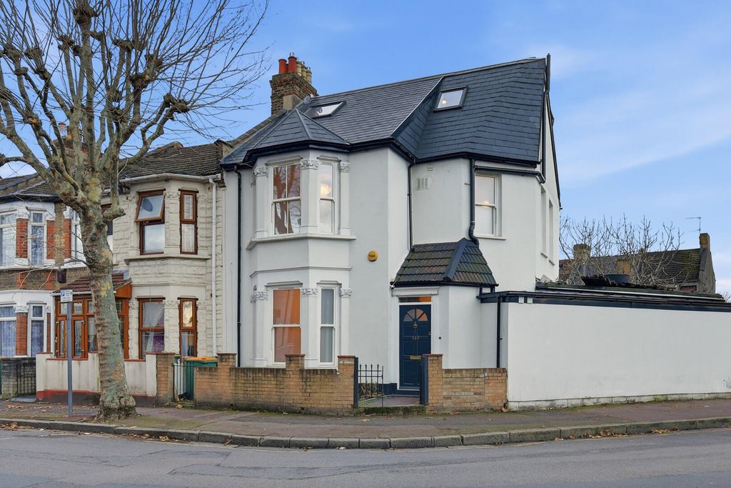 Property photo 1 of 26