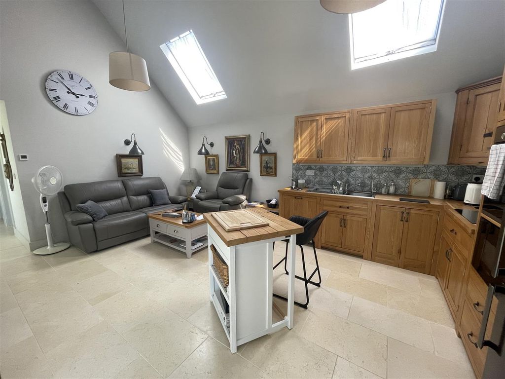 Property photo 1 of 8 Img_9105.Jpg