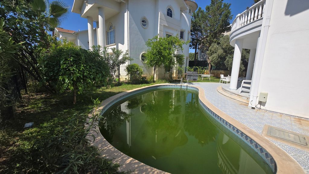 Property photo 1 of 14 Upscale Villa For Sale In Belek With A Private Garden, Pool & Parking - Villa With A Private Pool And Garden