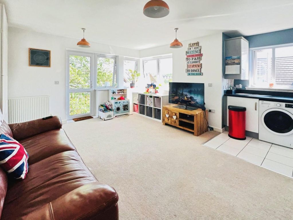 Property photo 3 of 10