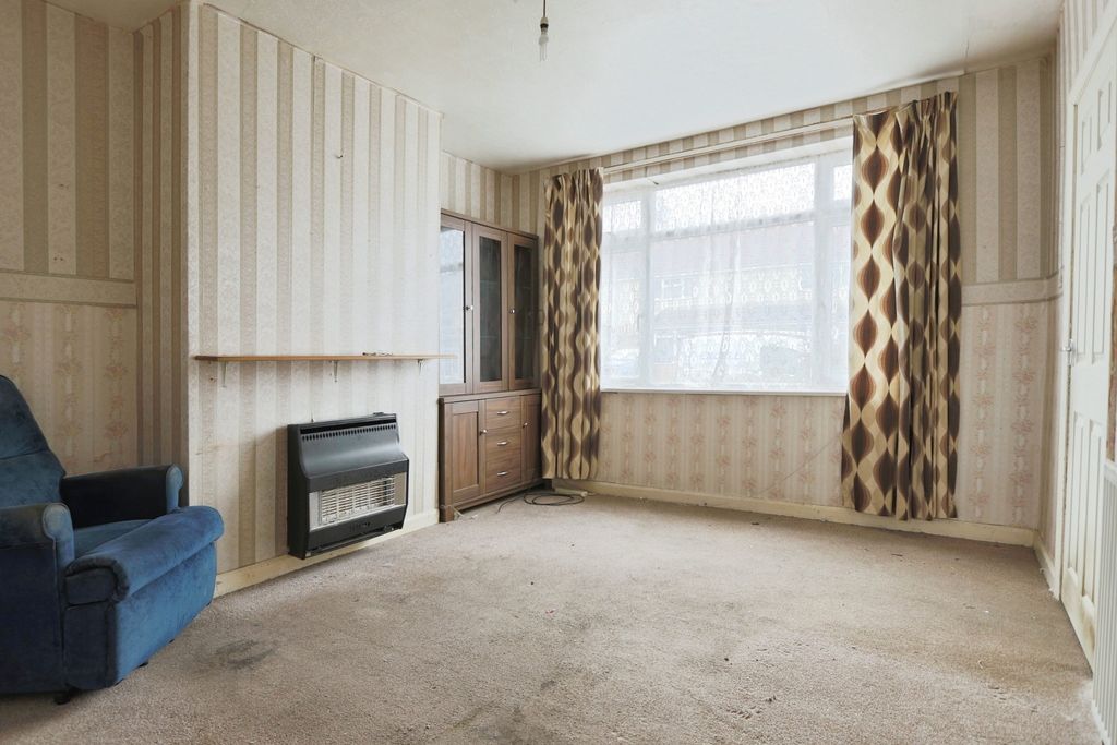 Property photo 2 of 10 4245946
