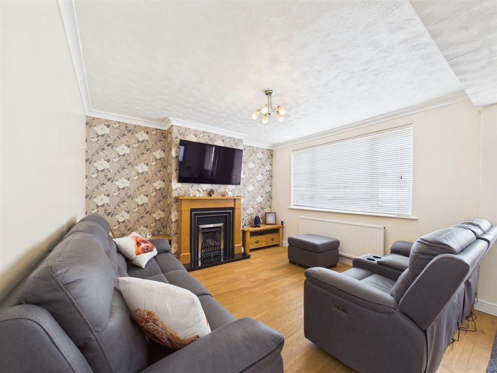 Property photo 3 of 18 Cam01563G0-Pr0298-Still001.Jpg