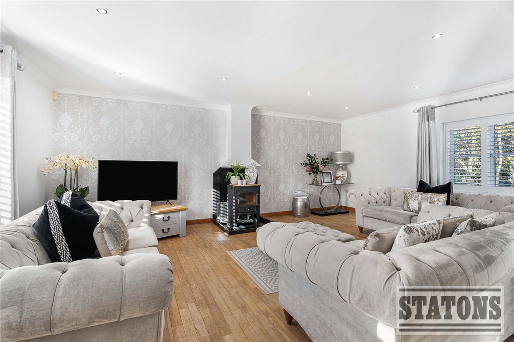 Property photo 3 of 27 Picture No. 32