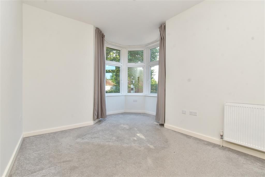 Property photo 1 of 18 Bedroom 1