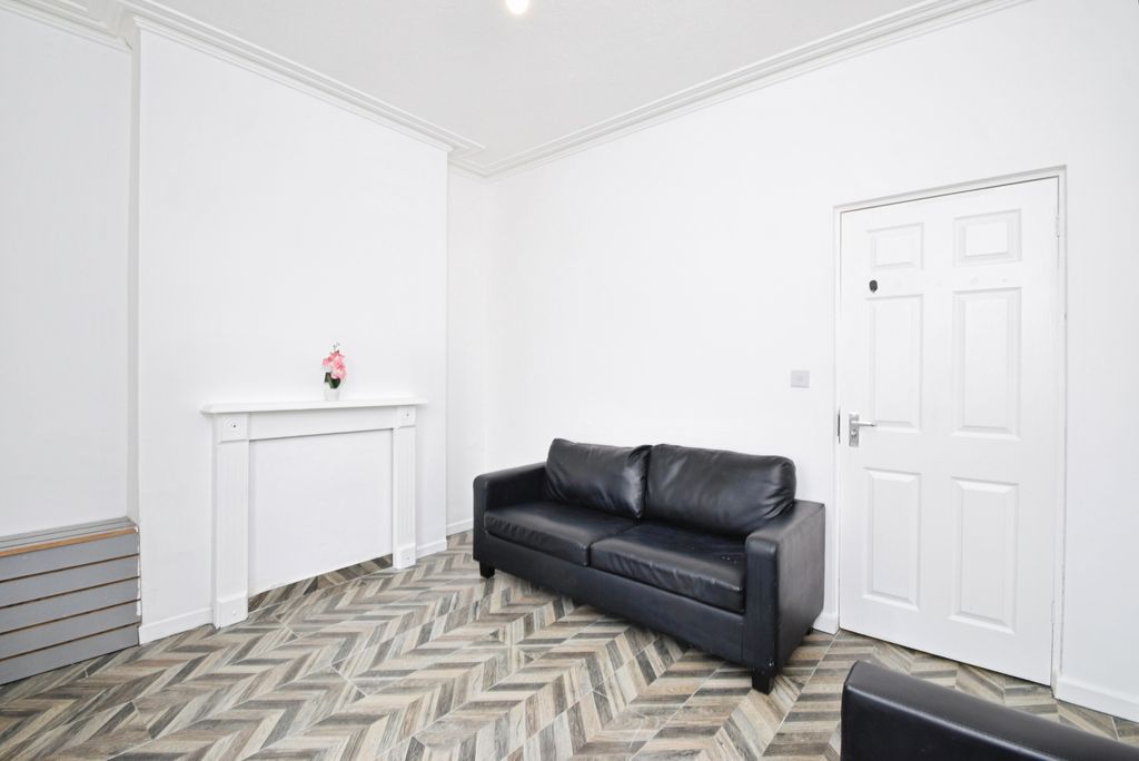 Property photo 3 of 40