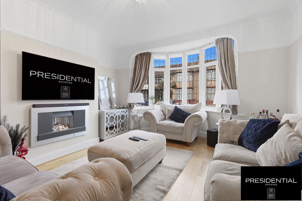 Property photo 3 of 27