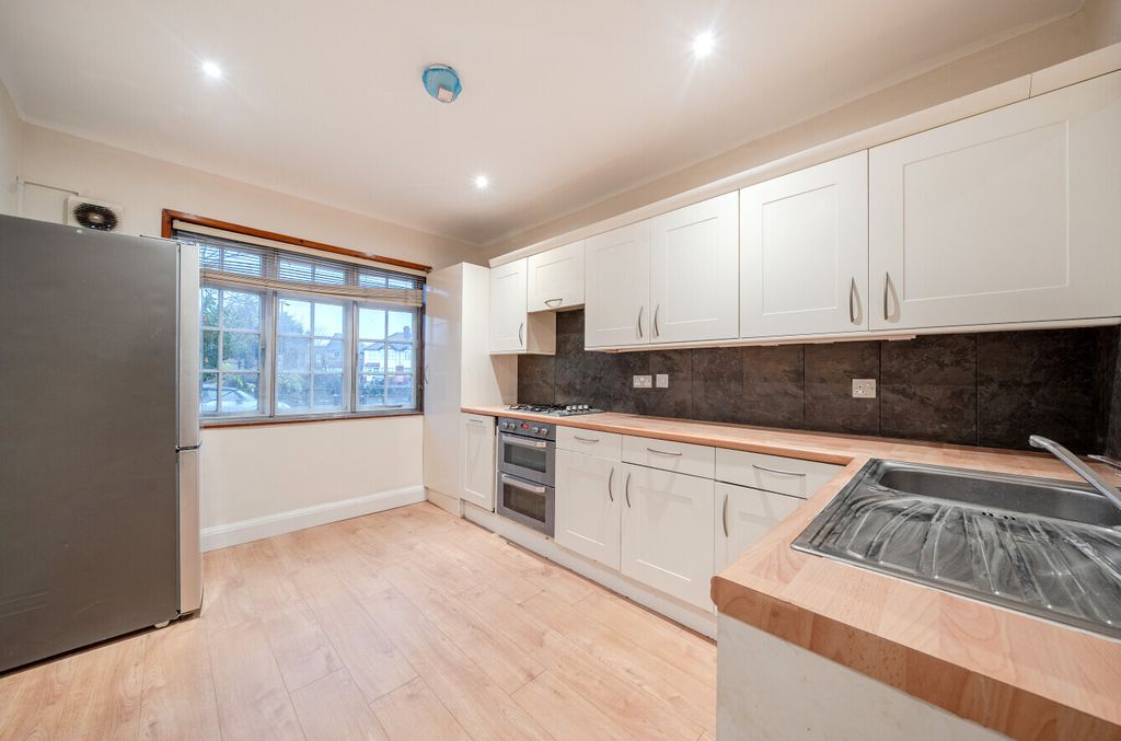 Property photo 3 of 18 Picture No. 27