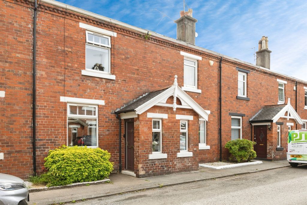 Property photo 1 of 17