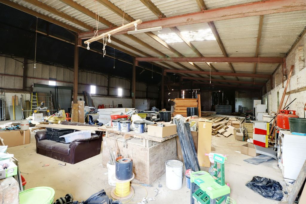 Property photo 3 of 3 Photo 6