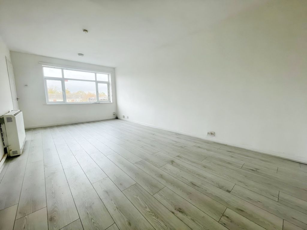 Property photo 3 of 8 Picture No. 05