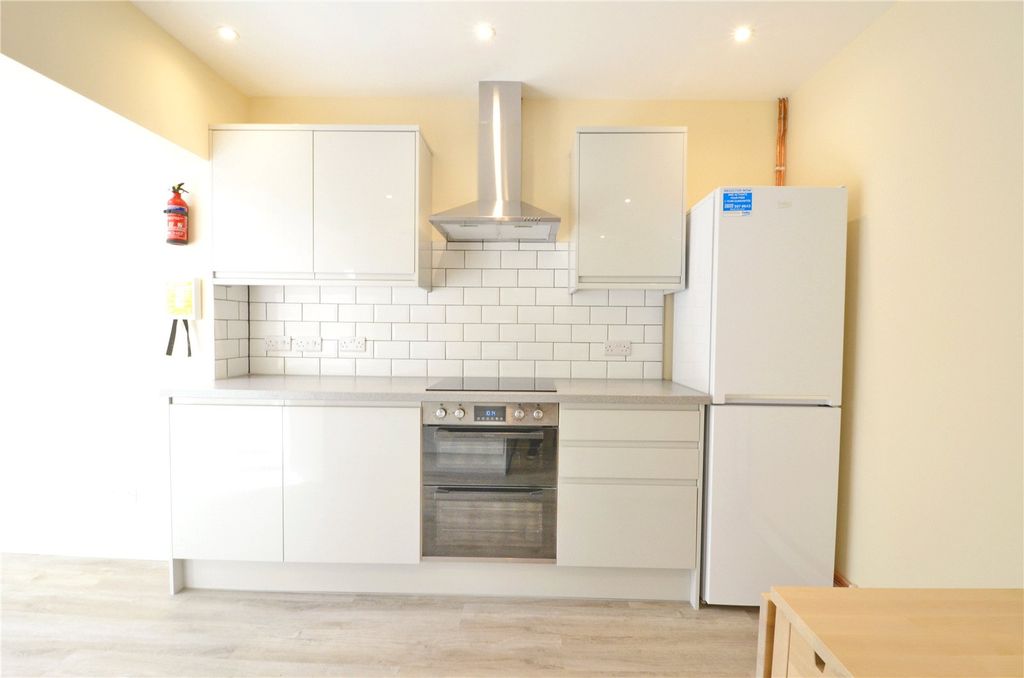 Property photo 3 of 12 Picture No. 02