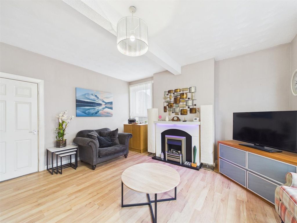 Property photo 3 of 14 Cam03782G0-Pr0266-Still004_Alt.Jpg