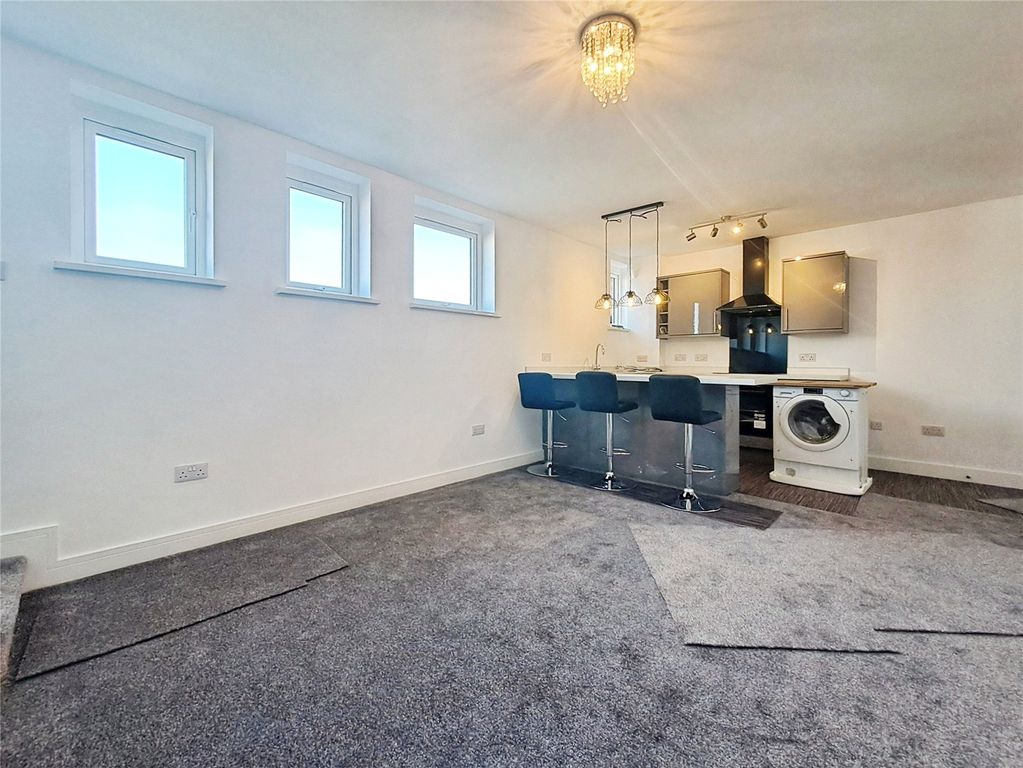 Property photo 3 of 8 Picture No. 04