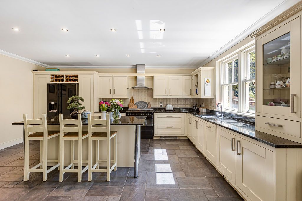 Property photo 3 of 52 Photo 9