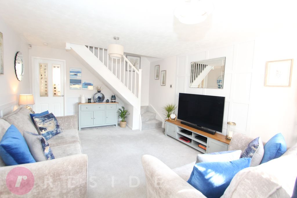 Property photo 2 of 19 Lounge