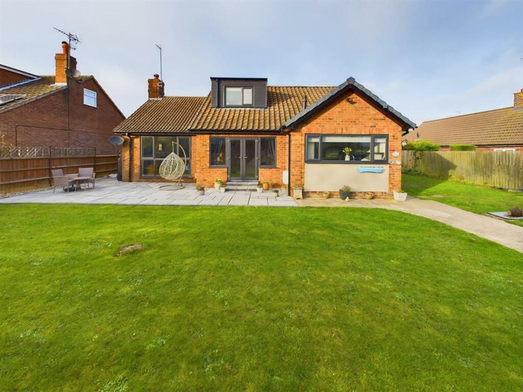 Property photo 1 of 16 Front (Exterior)