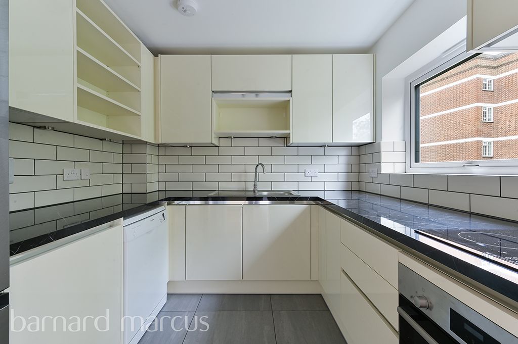 Property photo 3 of 16 Bathroom