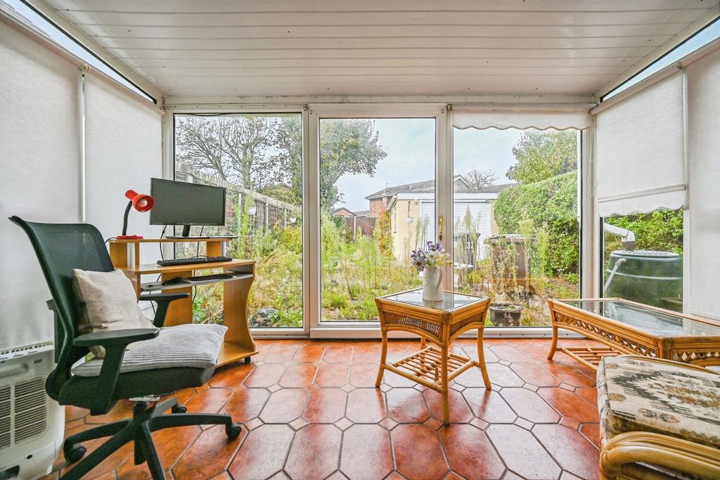 Property photo 2 of 17 Photo