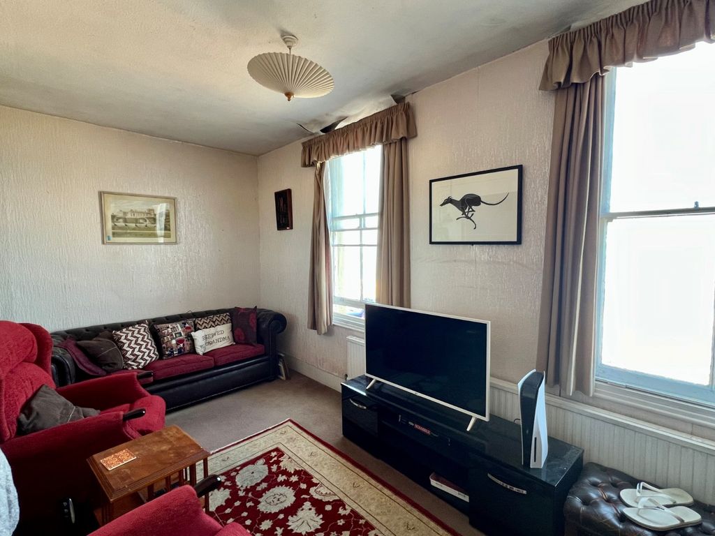 Property photo 2 of 12 Picture No. 08