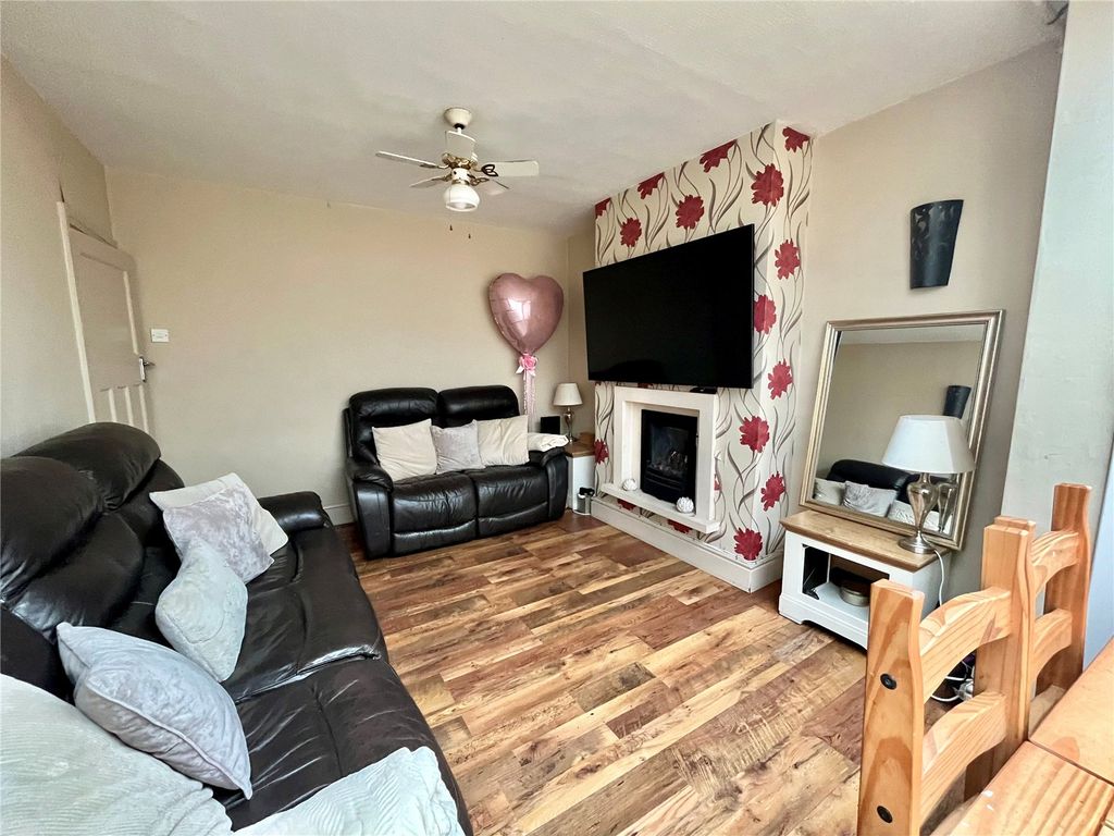 Property photo 3 of 22 Picture No. 16