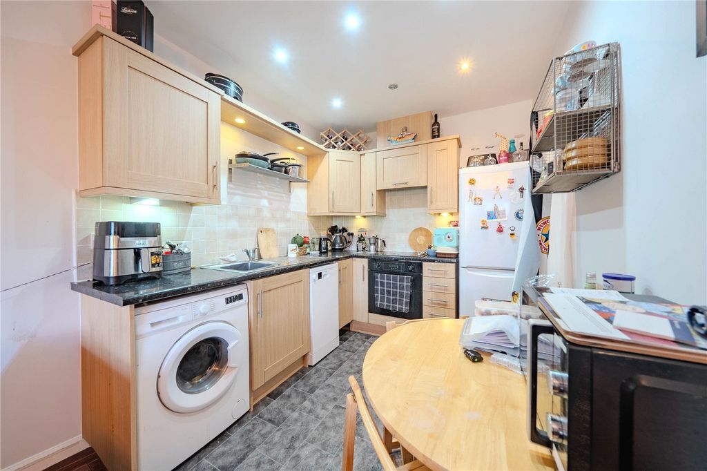 Property photo 3 of 15 Kitchen