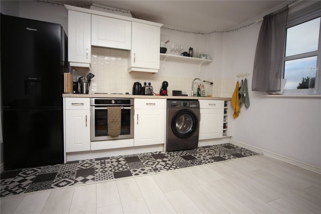 Property photo 3 of 6 Picture No. 04