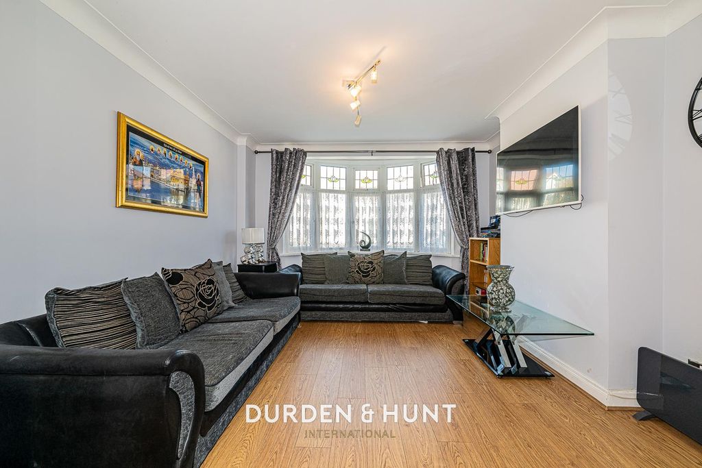 Property photo 3 of 21 Flora-21.Jpg