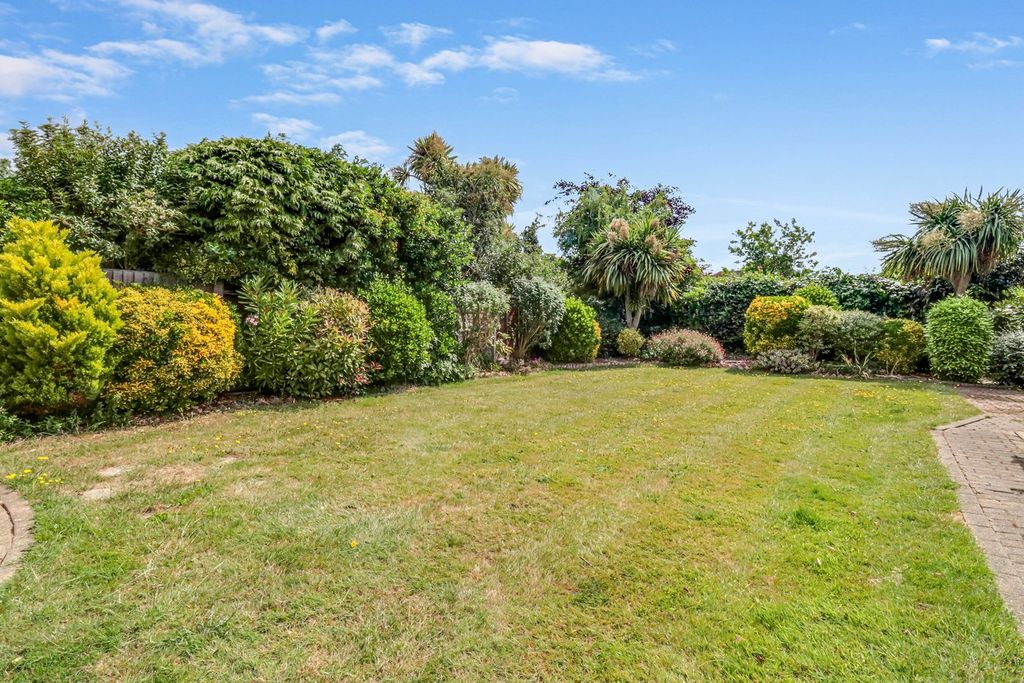Property photo 2 of 20