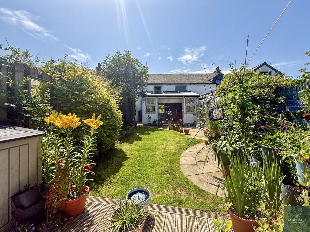 Property photo 2 of 21