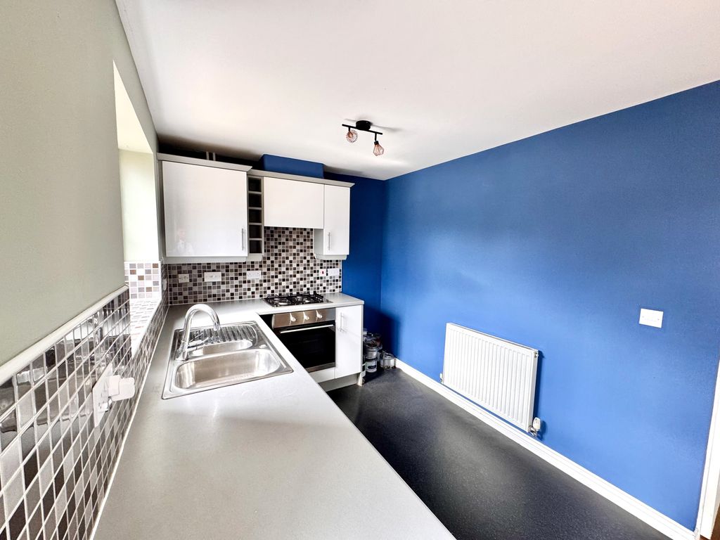 Property photo 3 of 15 Kitchen