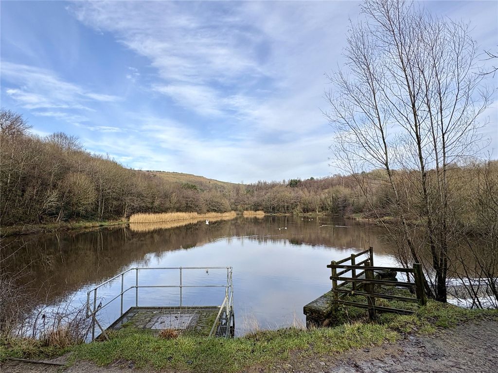 Property photo 2 of 26 Strinesdale