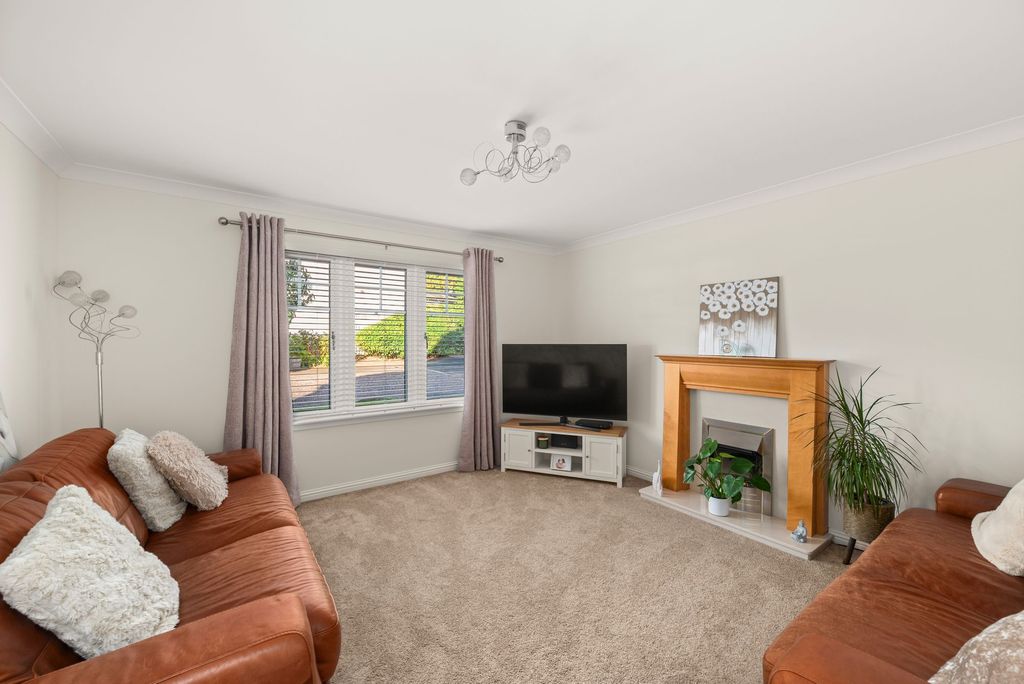 Property photo 3 of 24