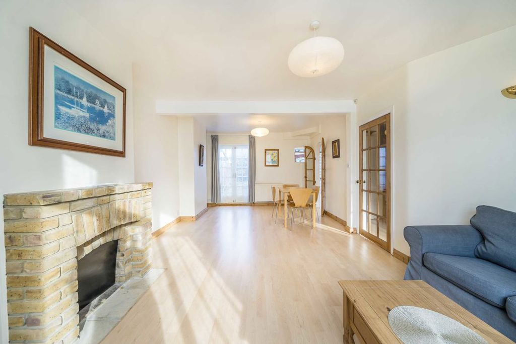 Property photo 3 of 8