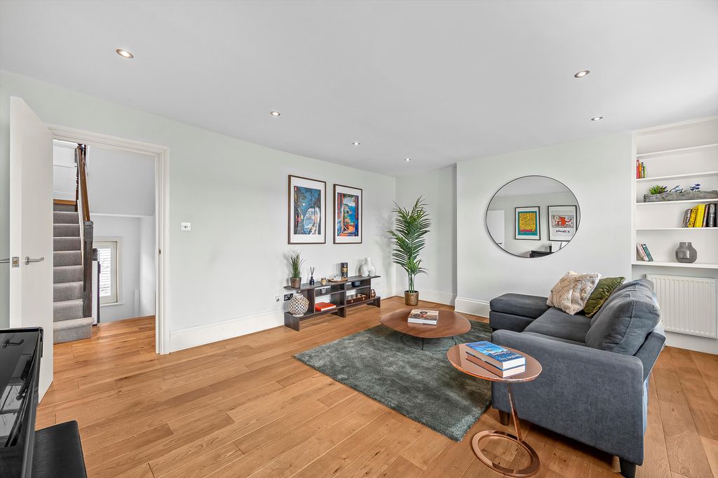 Property photo 3 of 12 Image