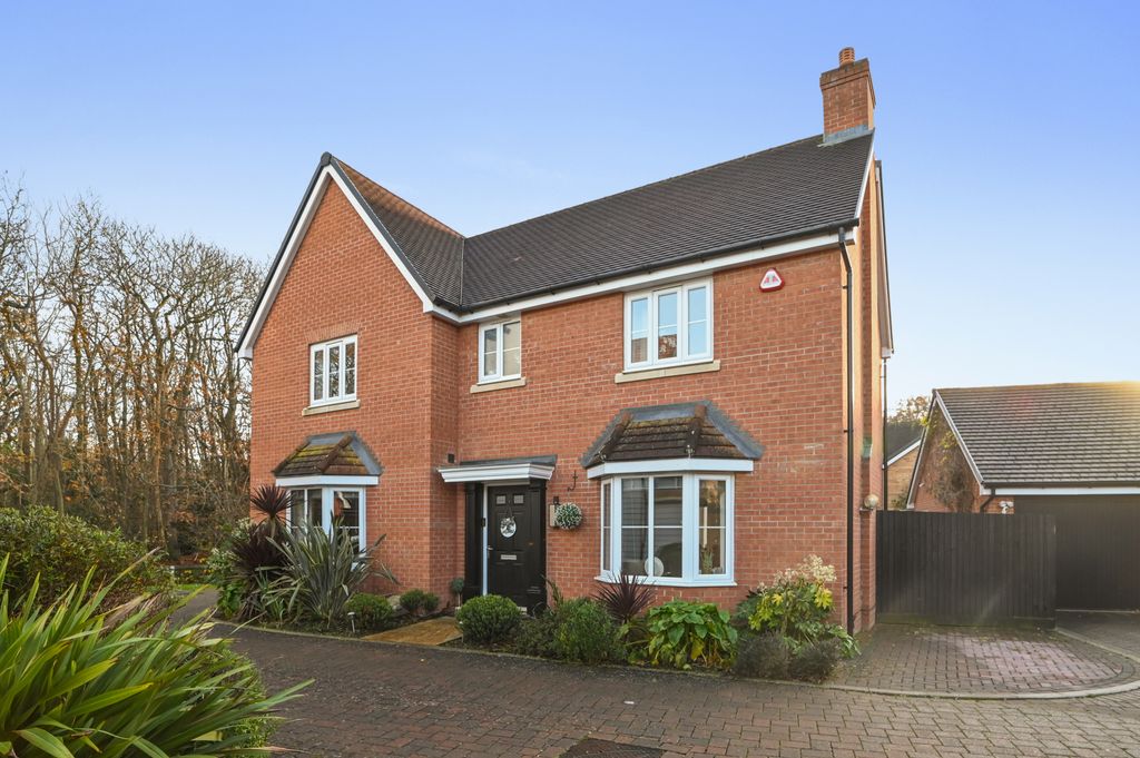 Property photo 1 of 32 Ernestfancylane Front Of Property 2