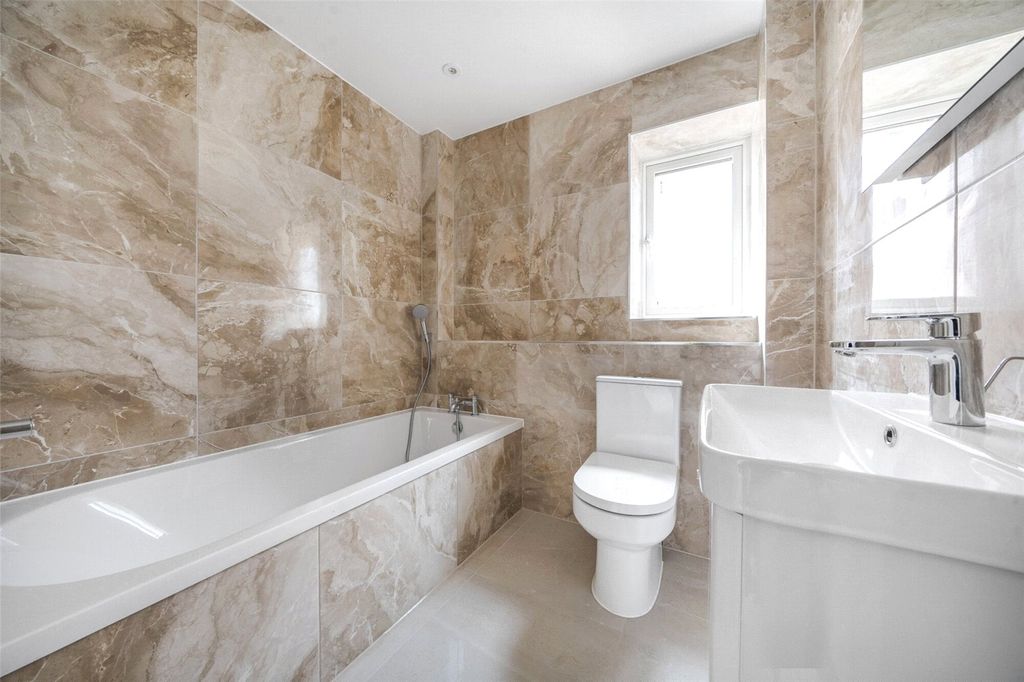 Property photo 3 of 14 Bathroom