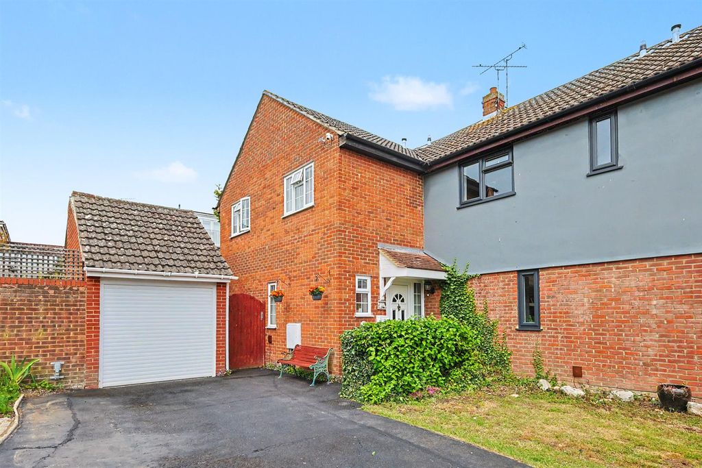 Property photo 1 of 22