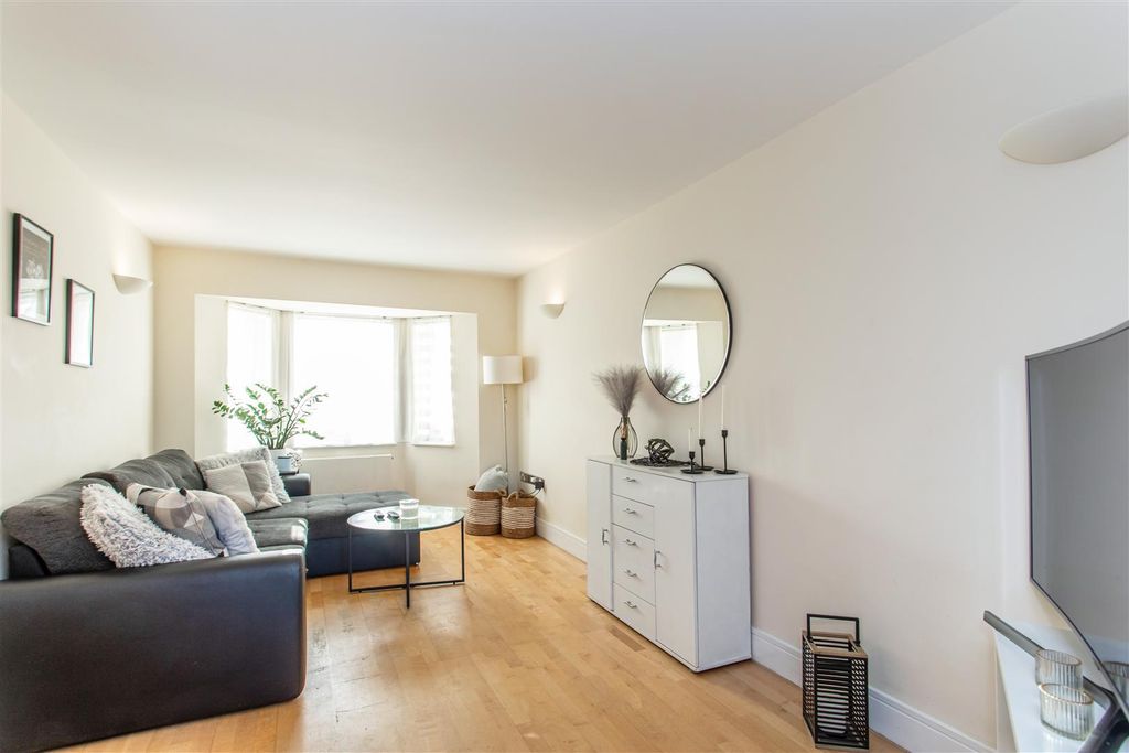 Property photo 2 of 13 Reception