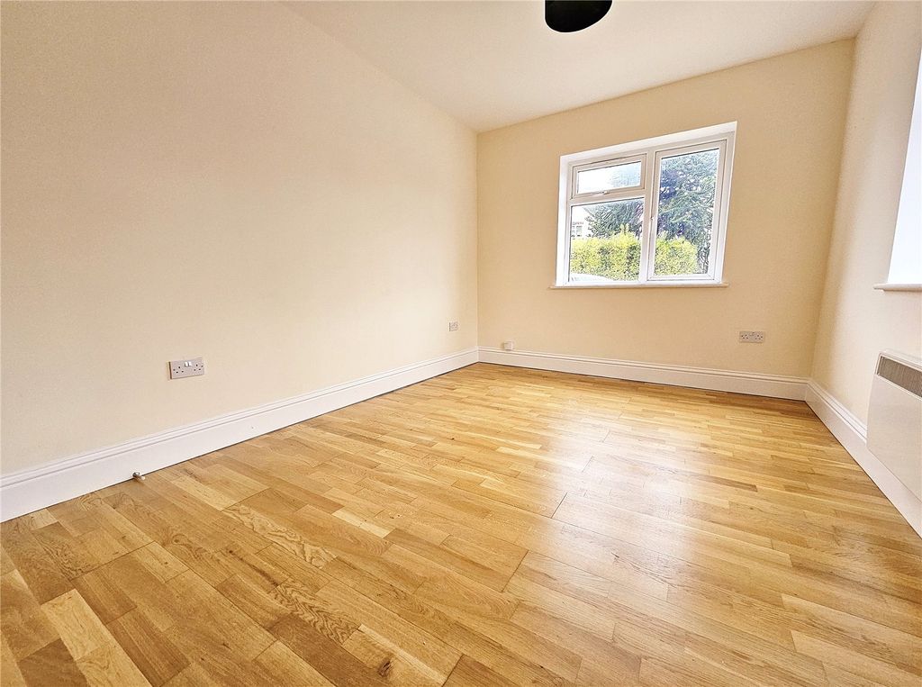 Property photo 3 of 4 Picture No. 05