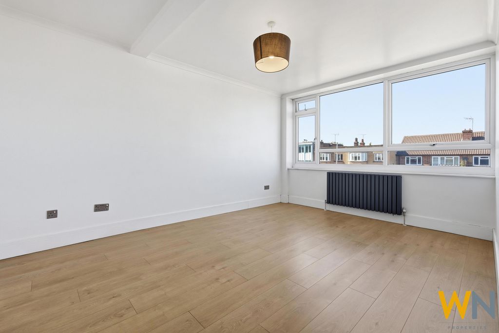 Property photo 2 of 10 Photo 17