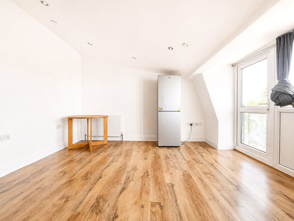 Property photo 3 of 7 Picture No. 05
