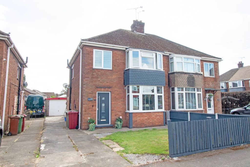 Property photo 1 of 25