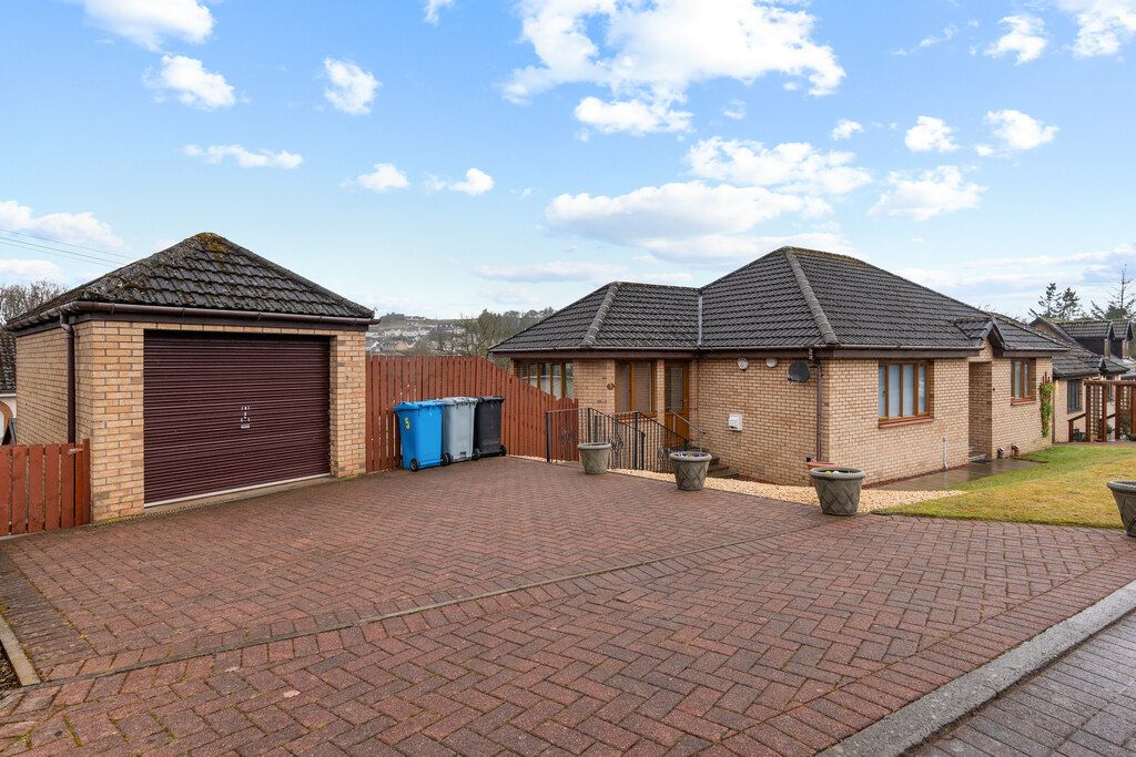 Property photo 2 of 20