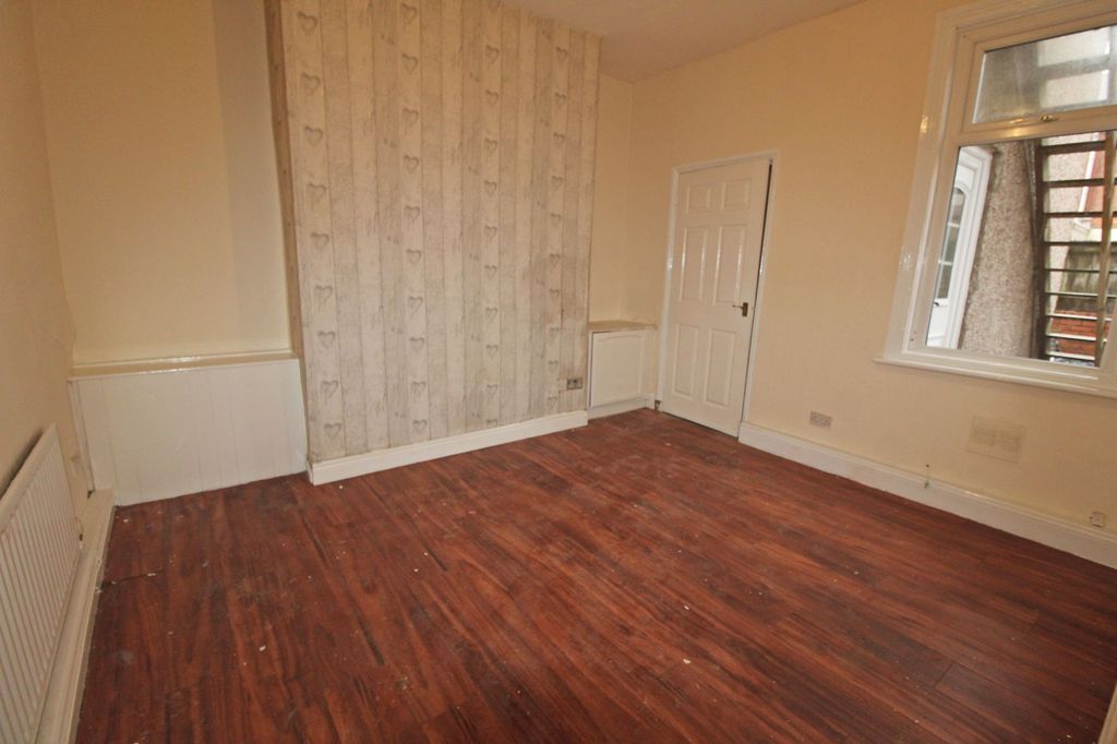 Property photo 2 of 7 Lounge