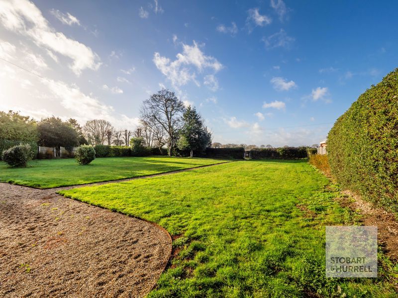 Property photo 2 of 39 Lawn Garden