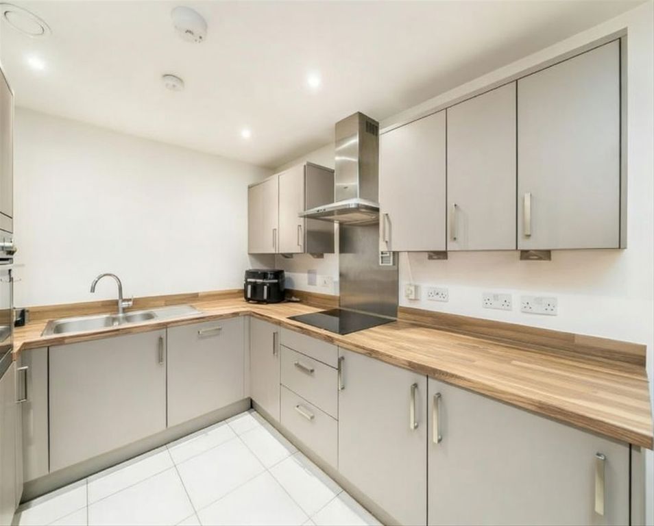 Property photo 1 of 4