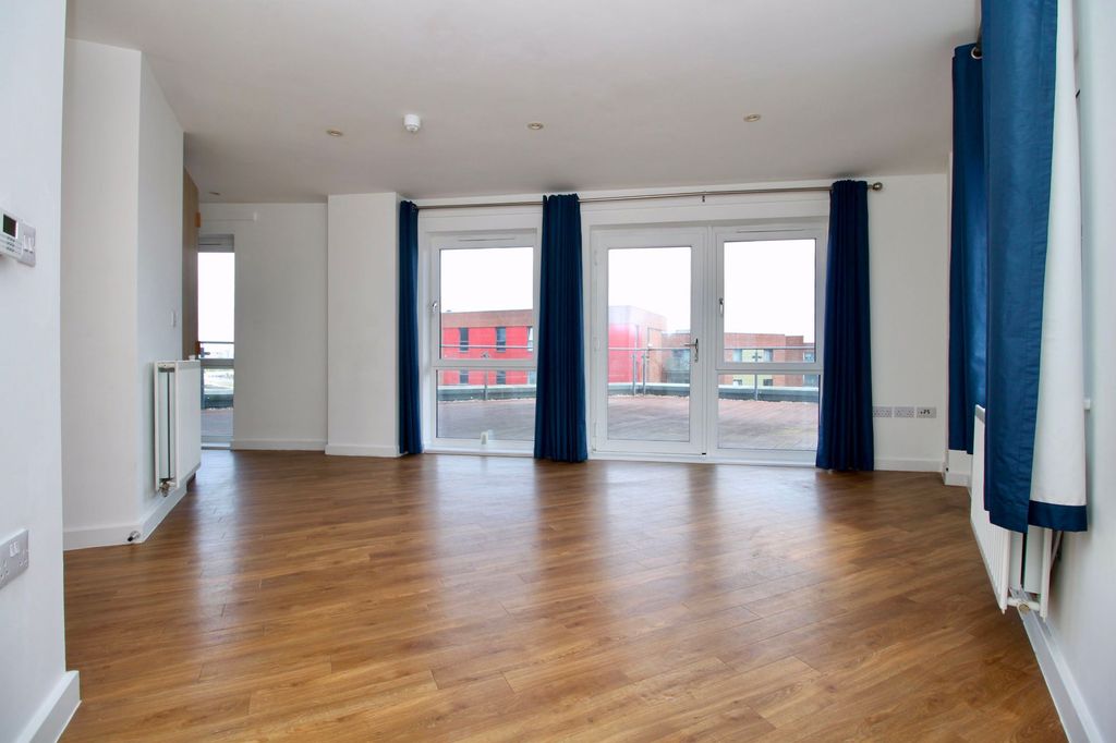 Property photo 3 of 13